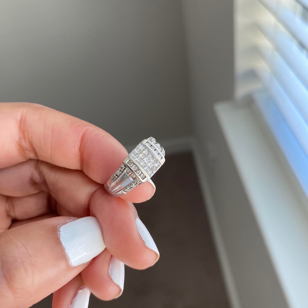 Ring - Picture 5 of 6